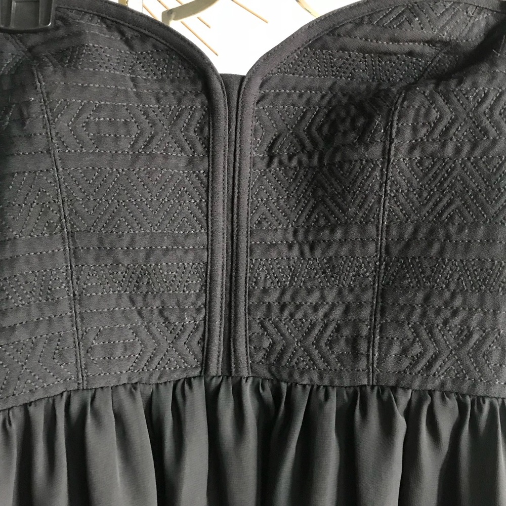 Dress - Picture 2 of 4